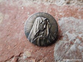Antiguidades: Insignia de plata Virgen Dolorosa?